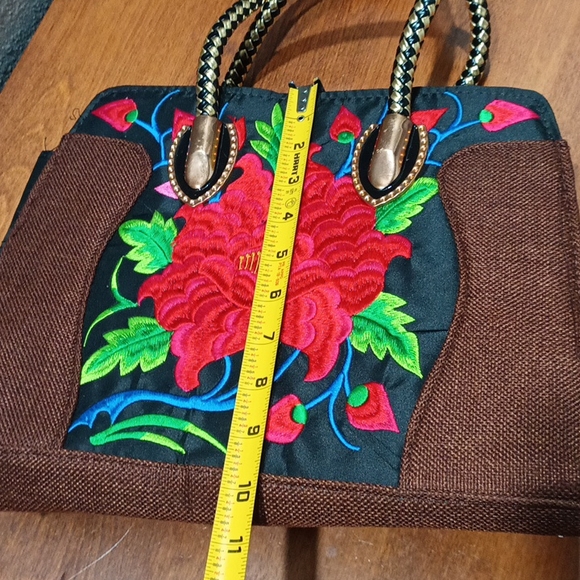 Floral Embroidery HandBag - Picture 5 of 9